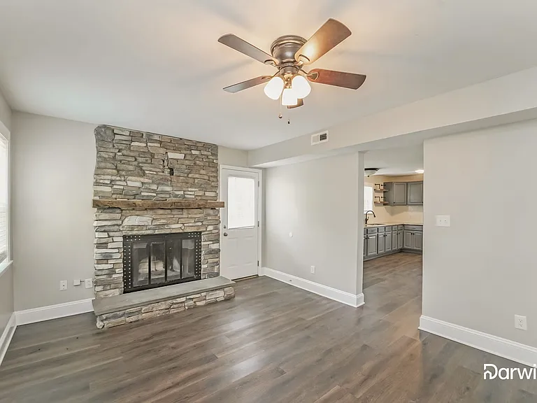 12318 Sherman Dr — Photo 5