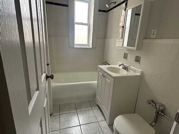 3rd image of 257 Grant Ave APT B2