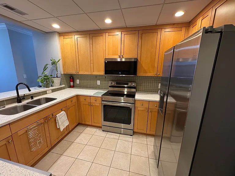 810 W Princess Anne Rd #303 — Photo 8