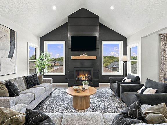 4th image of 1505 E Silo Ridge Drive