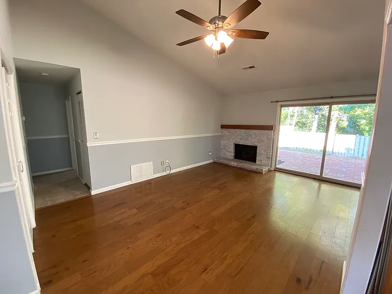 1503 Lake Forest Dr — Photo 6