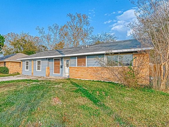 2nd image of 1815 Scarborough Ln