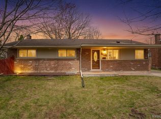 30267 Champine St, Saint Clair Shores, MI