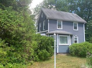 322 Blauvelt Rd, Pearl River, NY 10965