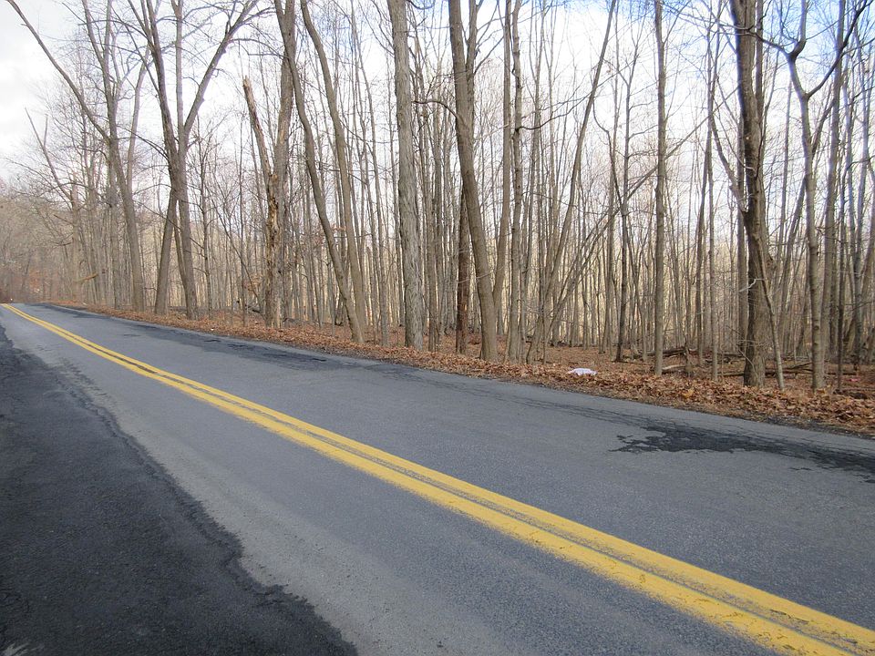 2nd image of 811 Roosa Gap Rd