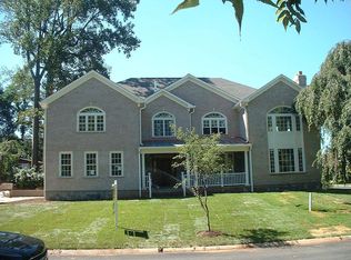 7708 Marbury Rd, Bethesda, MD 20817