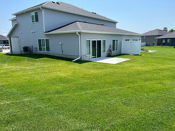 3rd image of 5086 W Hillsboro Dr