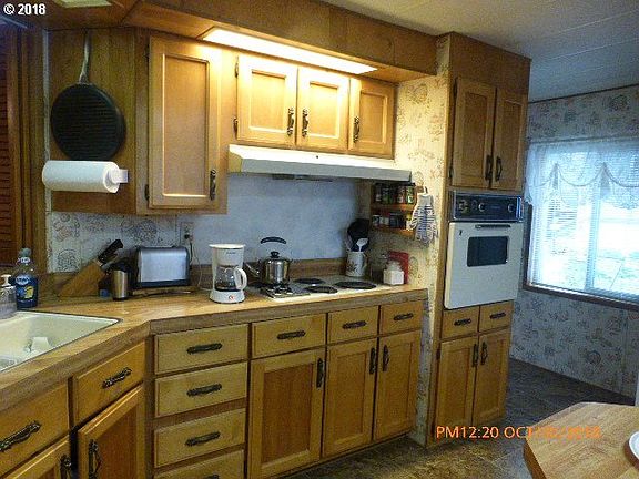 4th image of 5404 NE 121st Ave Unit 58