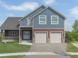 1348 Romeo Ct, Chaska, MN 55318