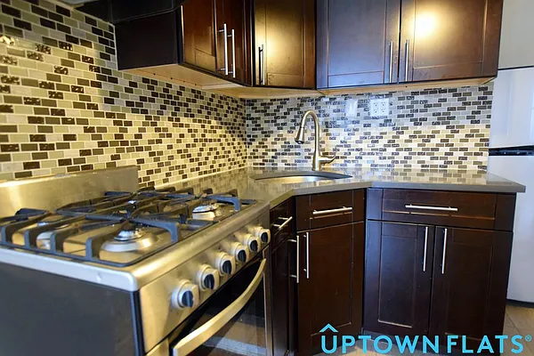 Rented by Uptown Flats LLC | media 21