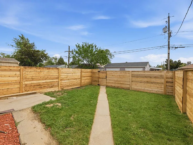 5104 E 33rd Ave — Photo 11