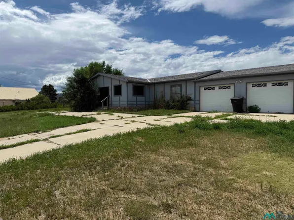 768 Dora Celeste Dr, Las Vegas, NM 87701