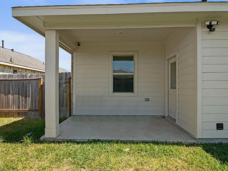 622 Little Cypress Ln — Photo 22