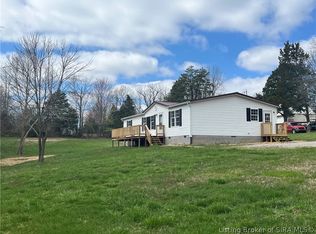 7883 Heinze Rd, Lanesville, IN 47136