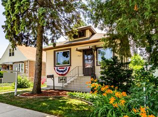 9527 Garfield Ave, Brookfield, IL 60513