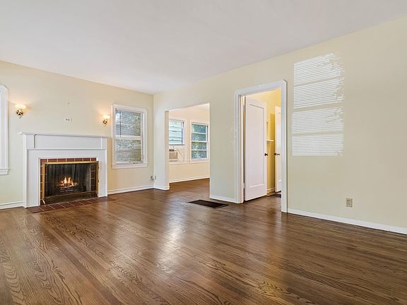 3rd image of 1821 Indiana Street
