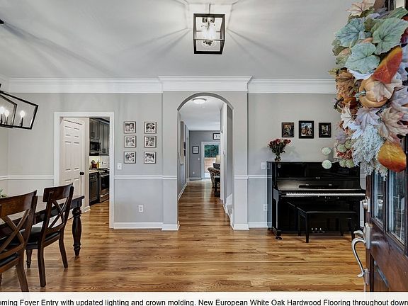 4th image of 8049 Canonbury Dr