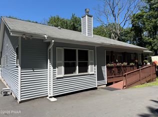 142 Pommel Dr, Lords Valley, PA 18428