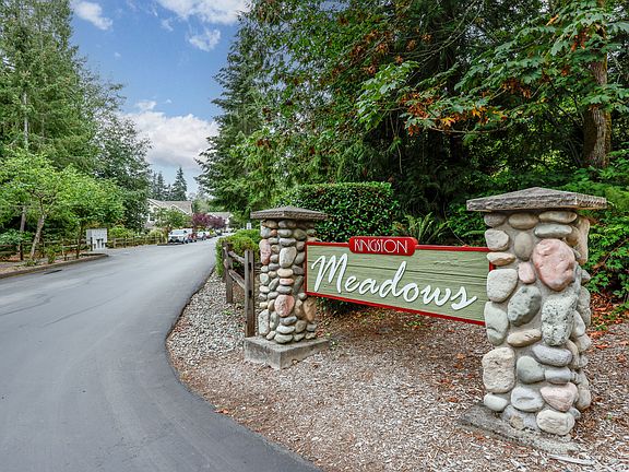 2nd image of 10695 NE Kingston Meadow Cir #10695