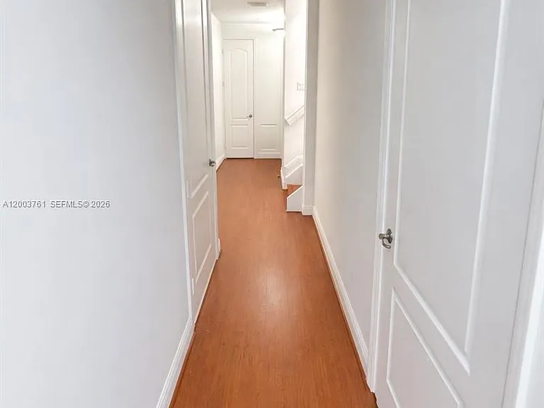 556 NW 39th Cir — Photo 15