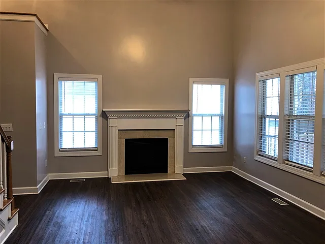 2713 Denbel Cir — Photo 3