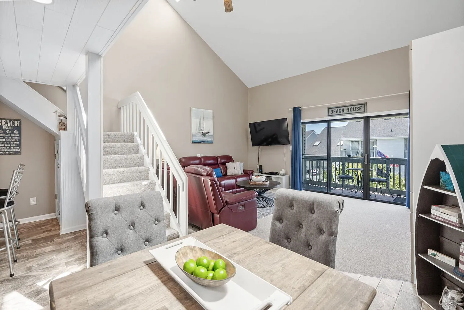 1 bed, 1.0 bath, 548 sqft, $3,308 — Photo 3