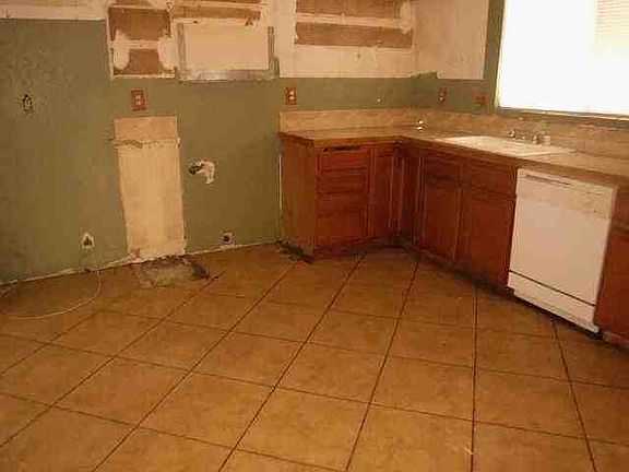4th image of 16890 Santa Ana Ave