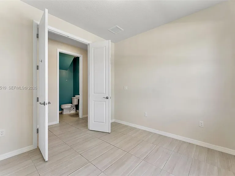 2485 Primrose Pl — Photo 20