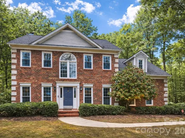 551 Dovefield Dr, Indian Trail, NC 28079