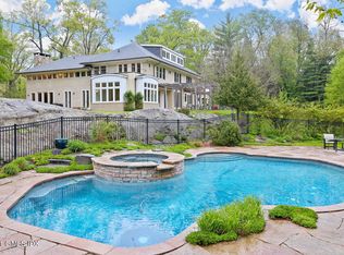 665 River Rd, Cos Cob, CT 06807