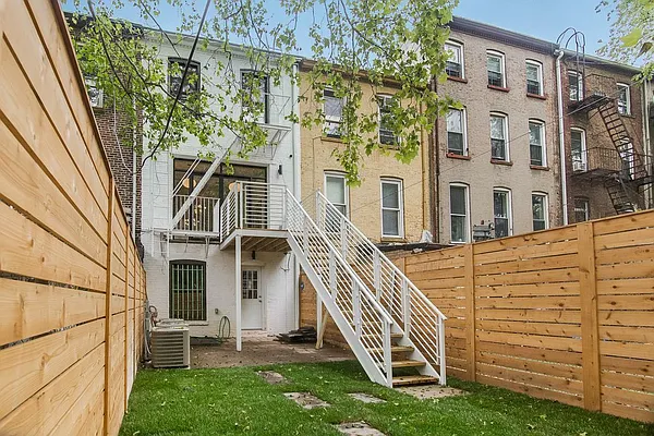 Rented by Nooklyn NYC LLC | media 10