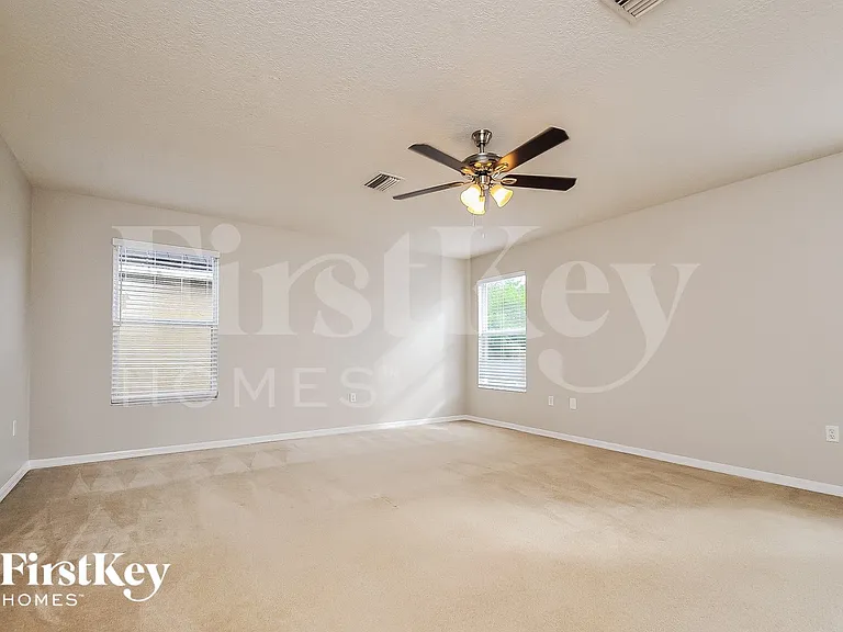 6942 Lake Eaglebrooke Dr — Photo 7