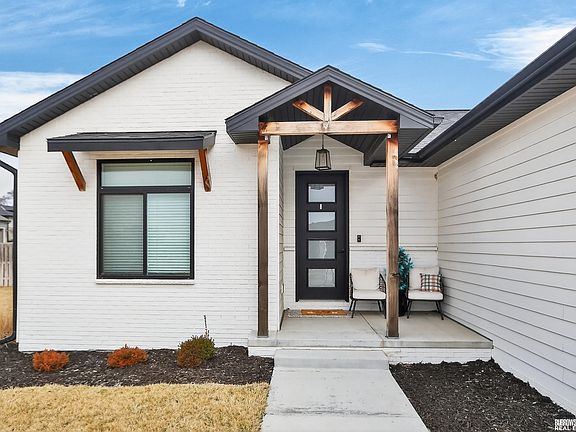 4th image of 2351 S 89th St