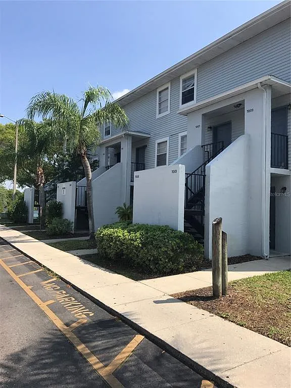 1 bed, 1.0 bath, 504 sqft, $1,000 — Photo 2