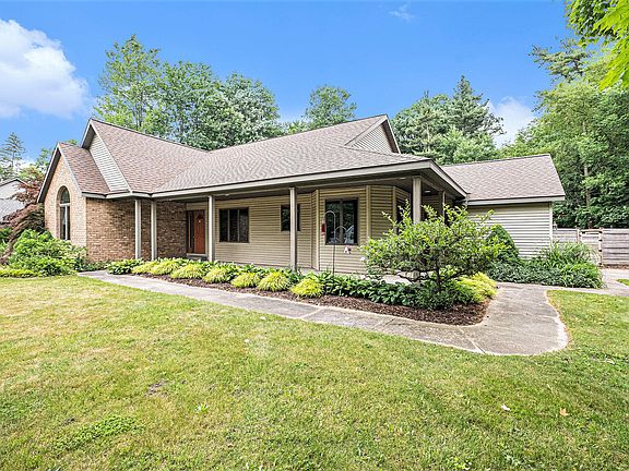 4th image of 12196 White Pine Dr