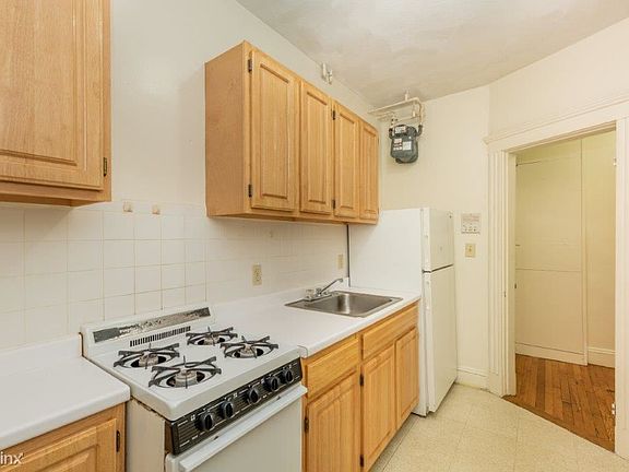 landlord_unit_photo_57931991_3