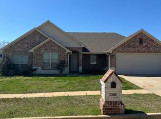 1000 Sunny Mdws, Whitehouse, TX 75791