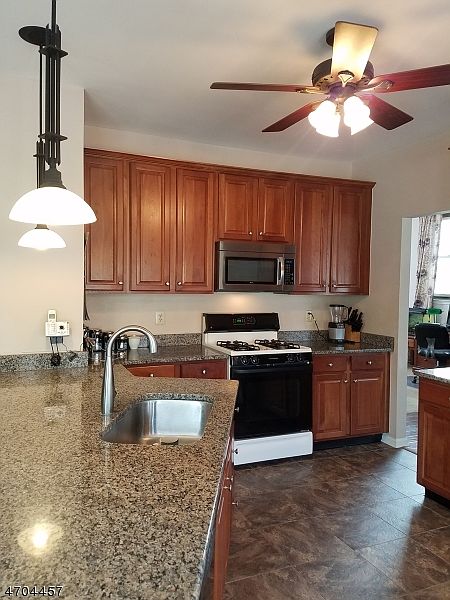 2nd image of 202 Creekside Dr