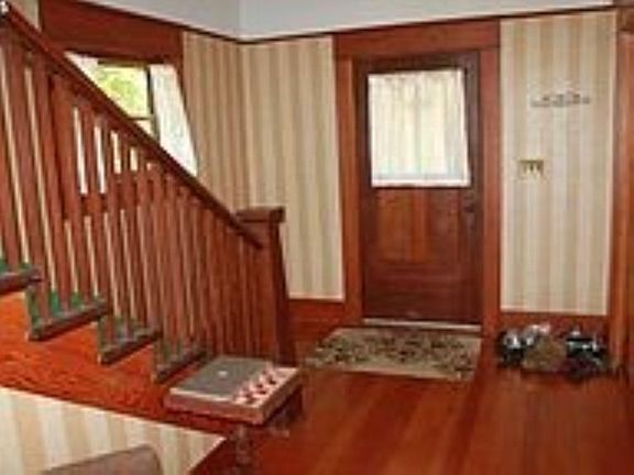 3rd image of 713 Oak St