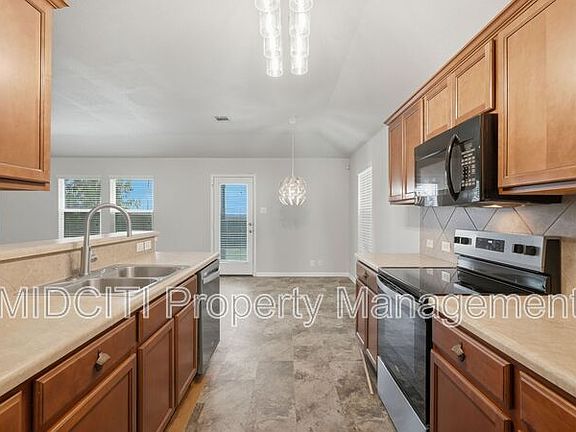 4th image of 3414 Zachary St