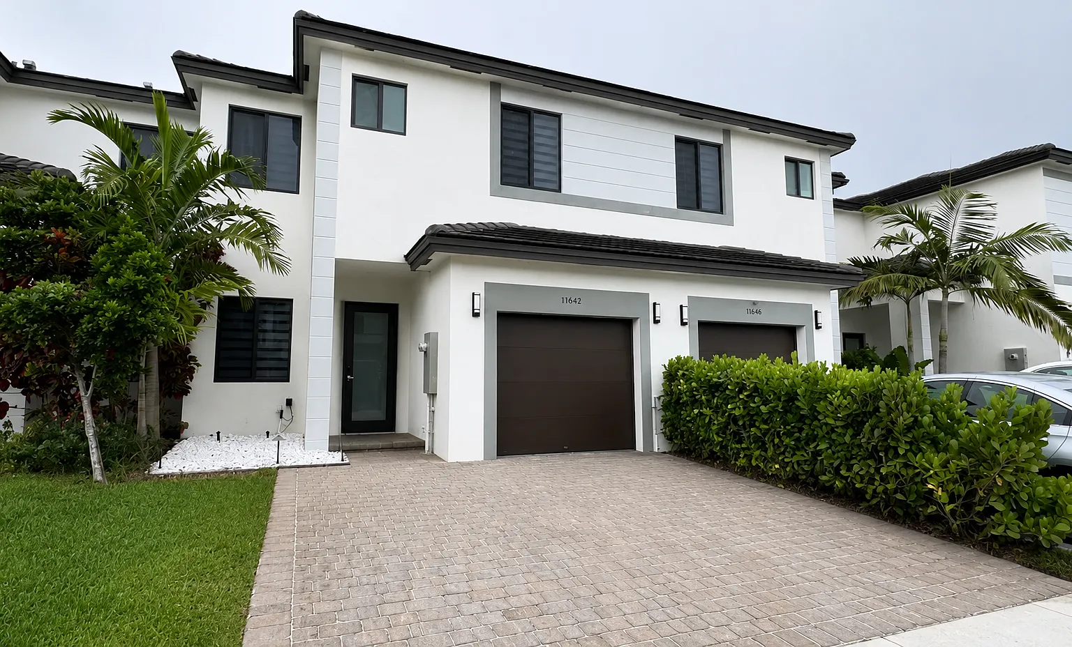 3 bed, 3.5 bath, 1824 sqft, $3,400 — Photo 1