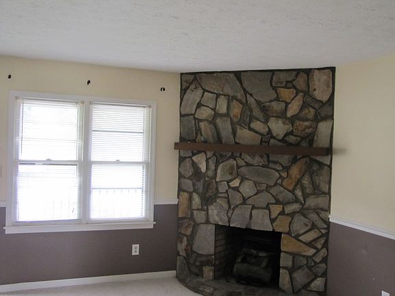 Living Room: fireplace with gas logs