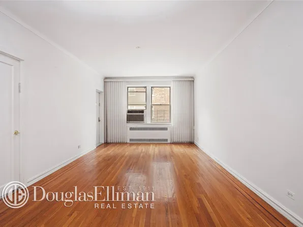 1615 Avenue I image 1 of 6