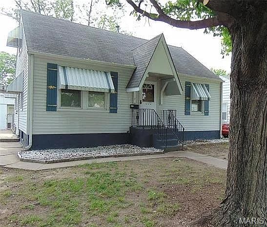 1st image of 129 Whitelaw Ave