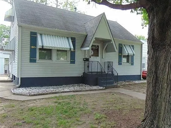129 Whitelaw Ave, East Alton, IL 62024