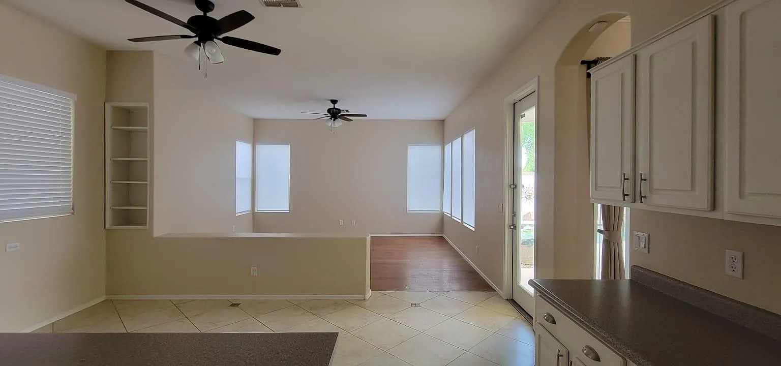 750 W Cherrywood Dr — Photo 3