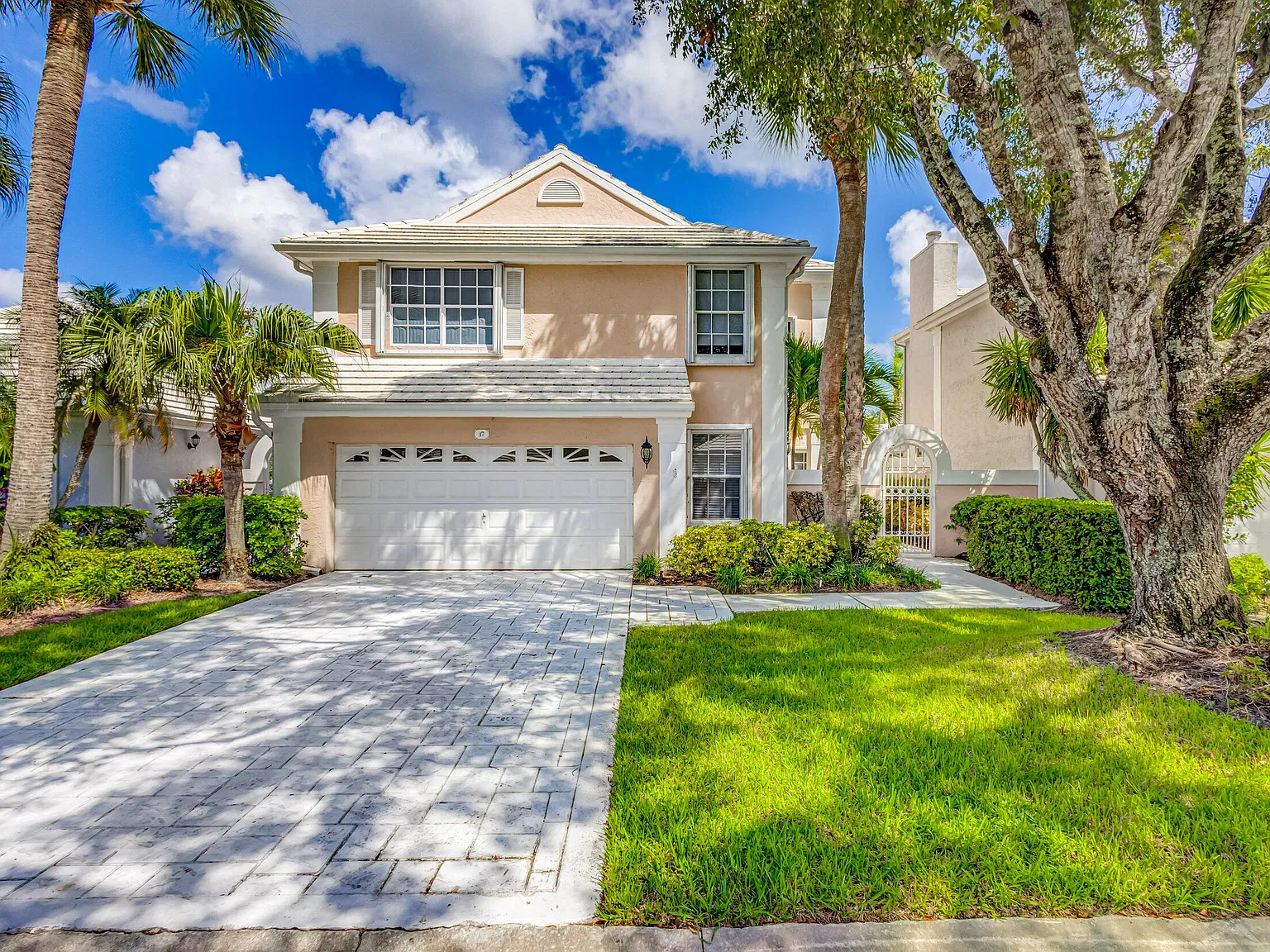 3 bed, 2.5 bath, 2145 sqft, $5,500 — Photo 1