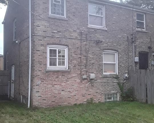 3rd image of 9952 S Hoxie Ave