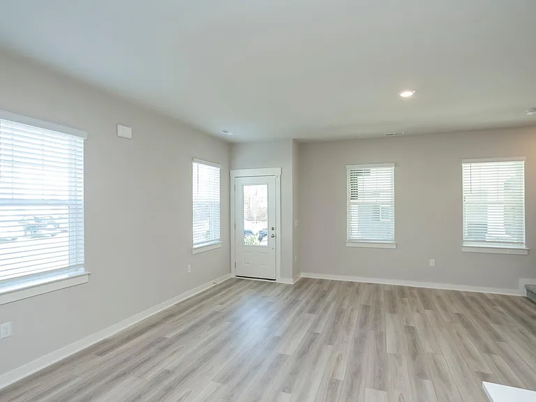 4524 Ropha Ct — Photo 15