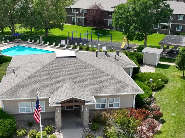 Crescent Cove Apartments